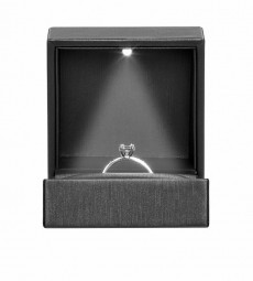 Ringetui Schmuckkasten mit LED Beleuchtung für Ring / Ohrstecker von Leser